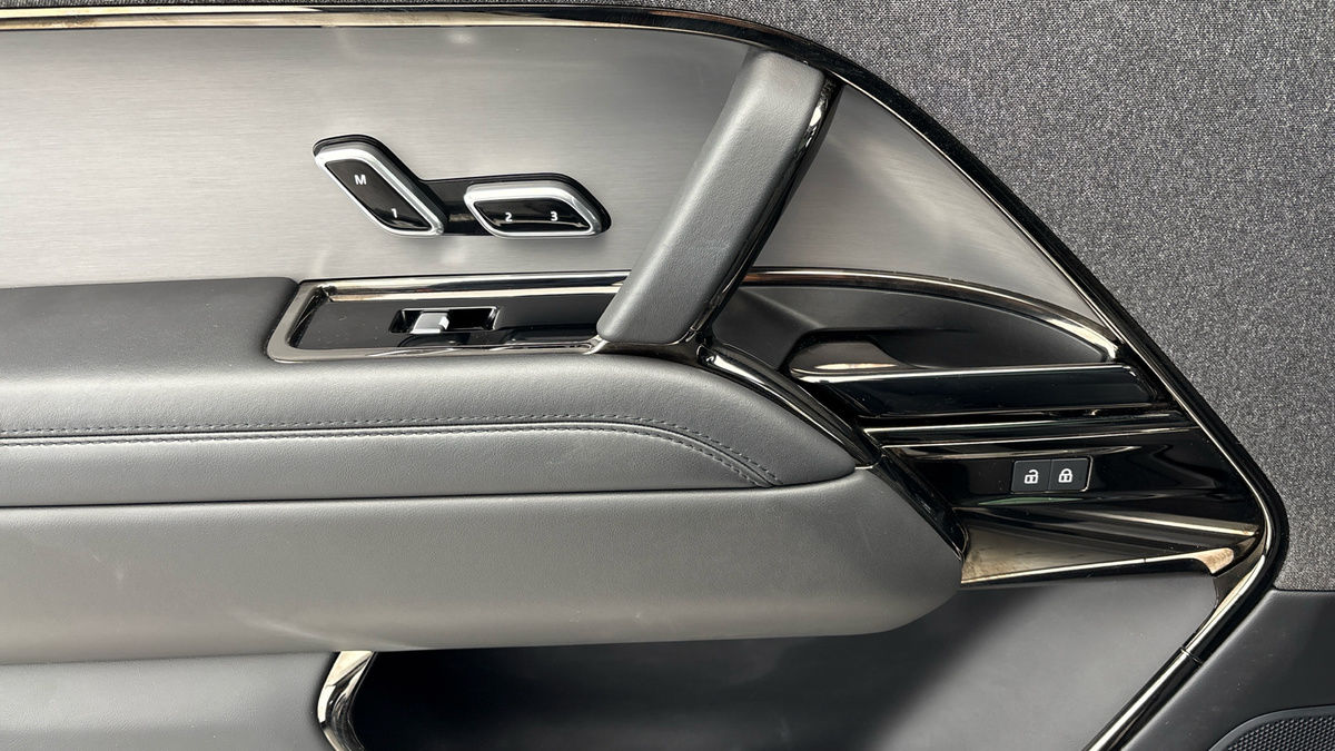 Land Rover Range Rover Sport Image 19