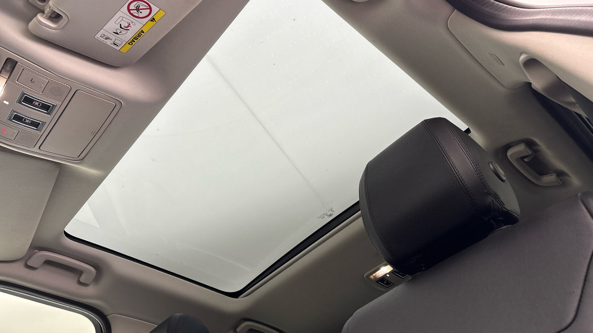 Land Rover Discovery Image 6