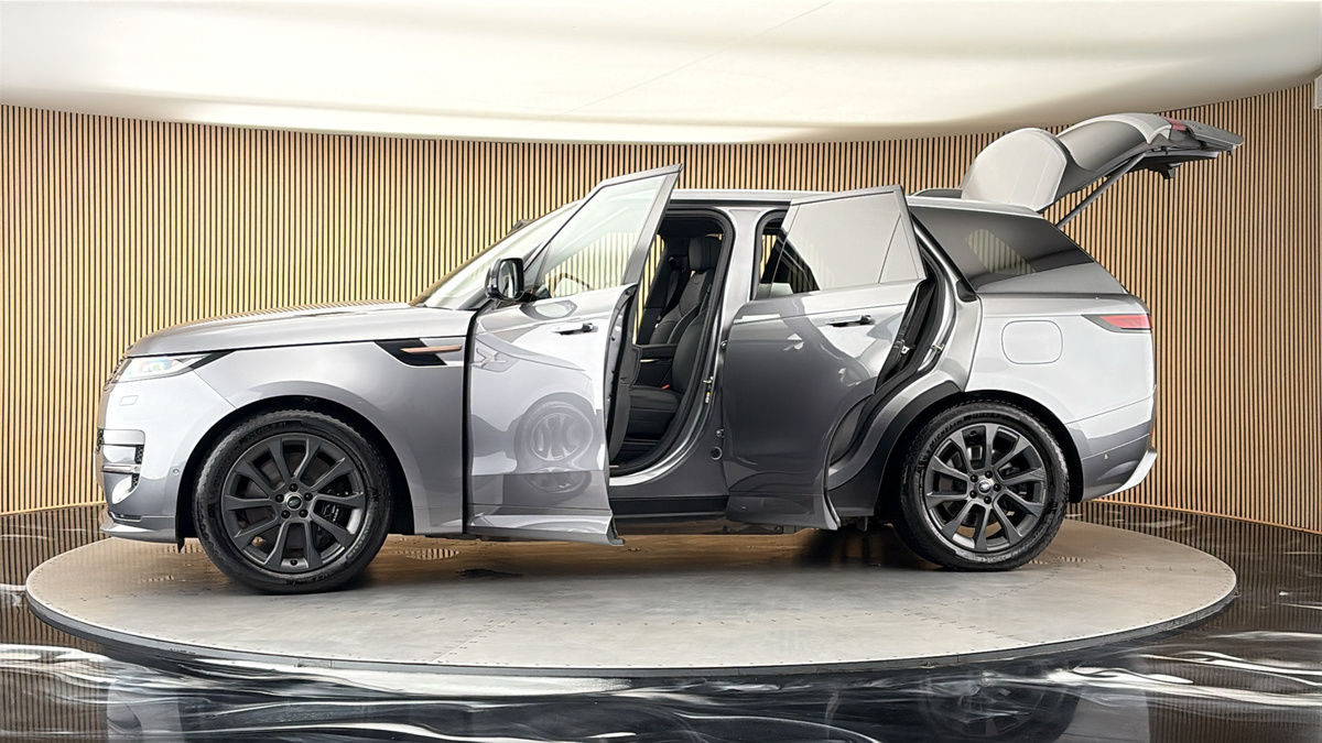 More views of Land Rover Range Rover Sport