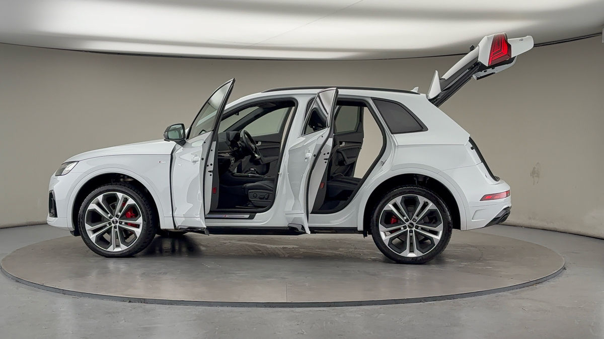 More views of Audi Q5