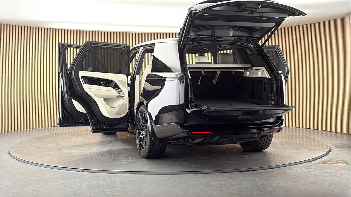 More views of Land Rover Range Rover