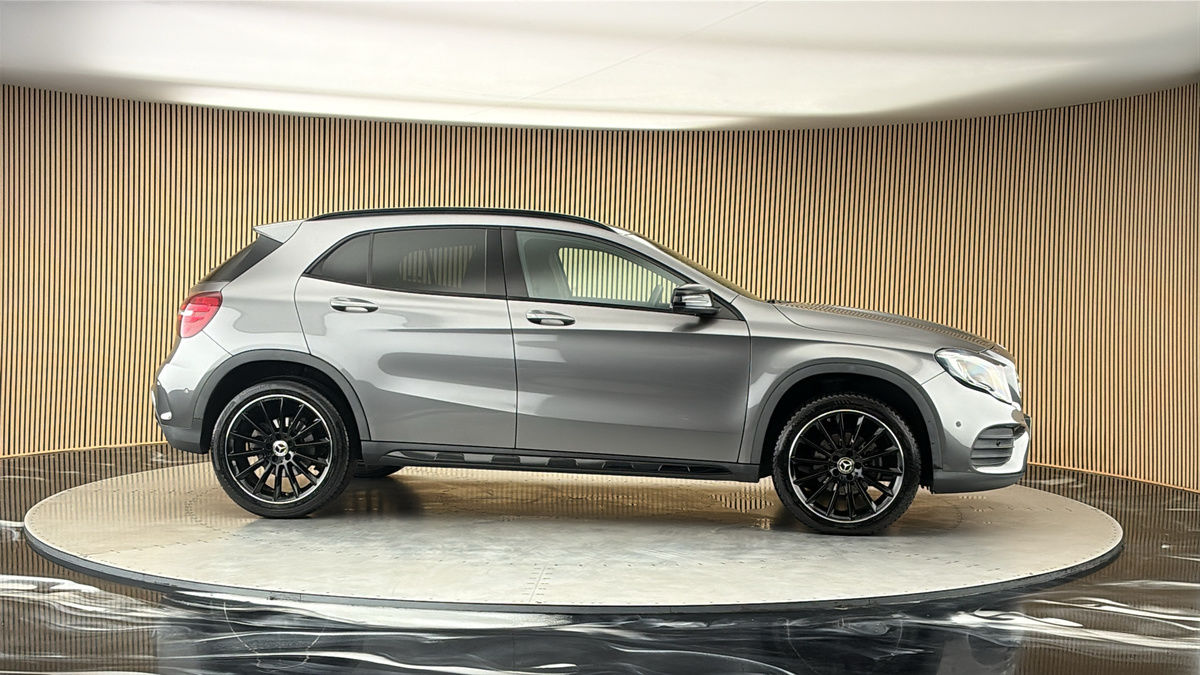 More views of Mercedes-Benz GLA