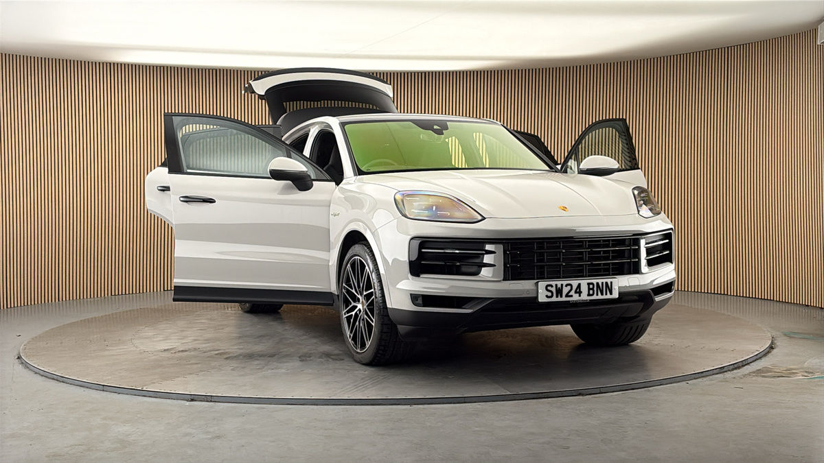 More views of Porsche Cayenne