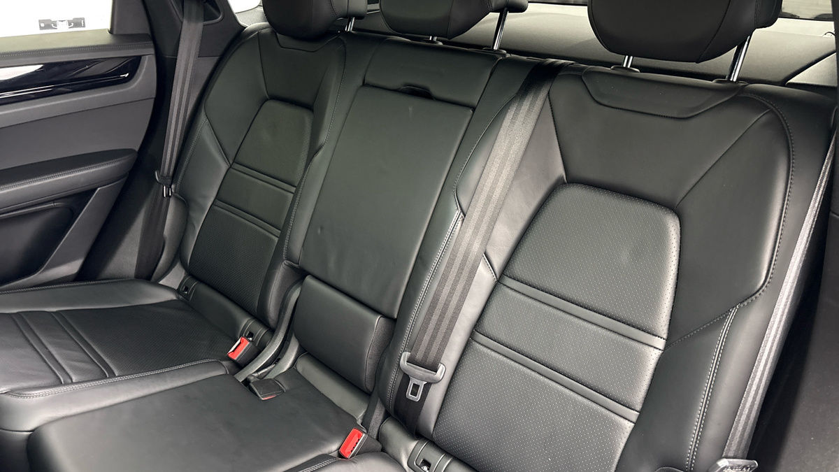 Porsche Cayenne Image 8