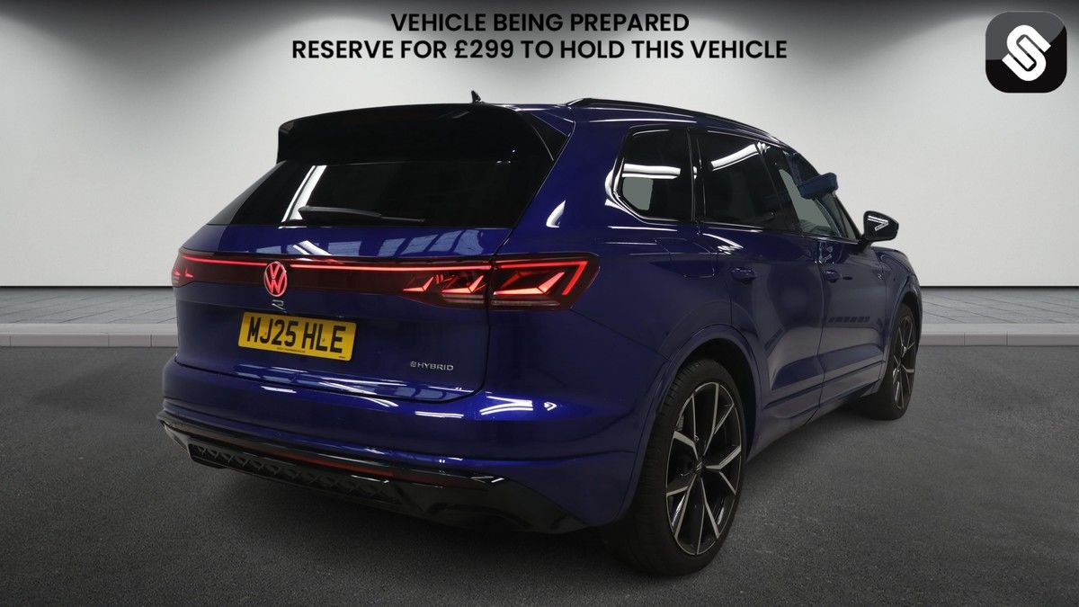 Volkswagen Touareg Image 4