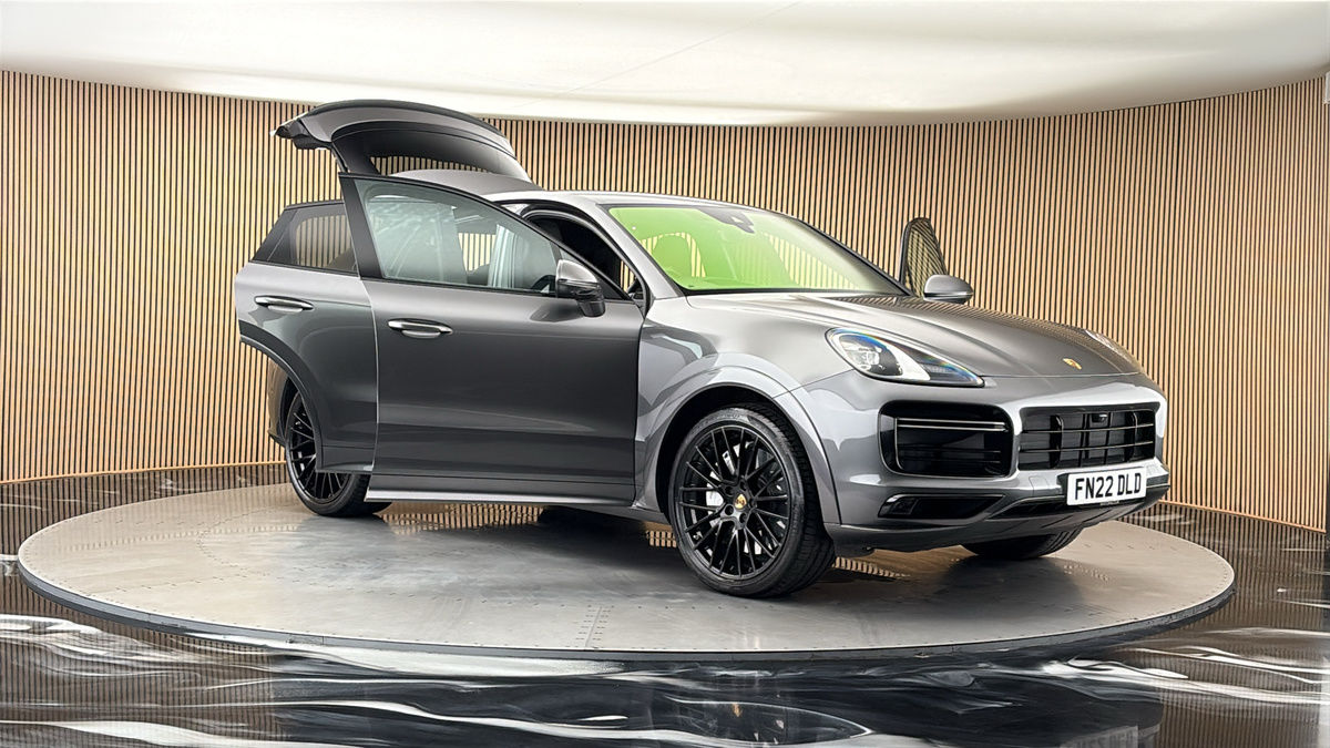 More views of Porsche Cayenne