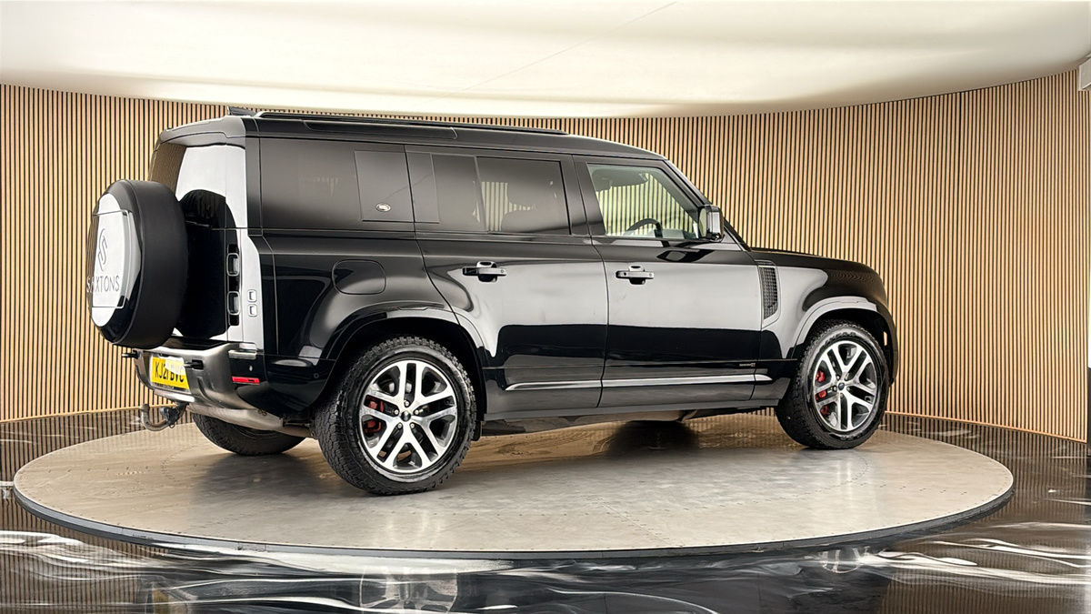 More views of Land Rover Defender 110
