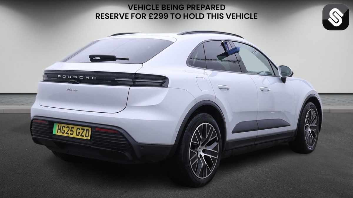 Porsche Macan Image 4