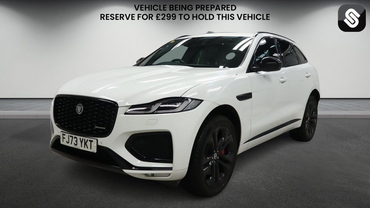 Jaguar F-PACE Image 2