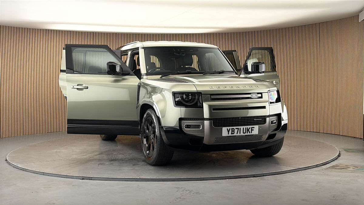 More views of Land Rover Defender 110