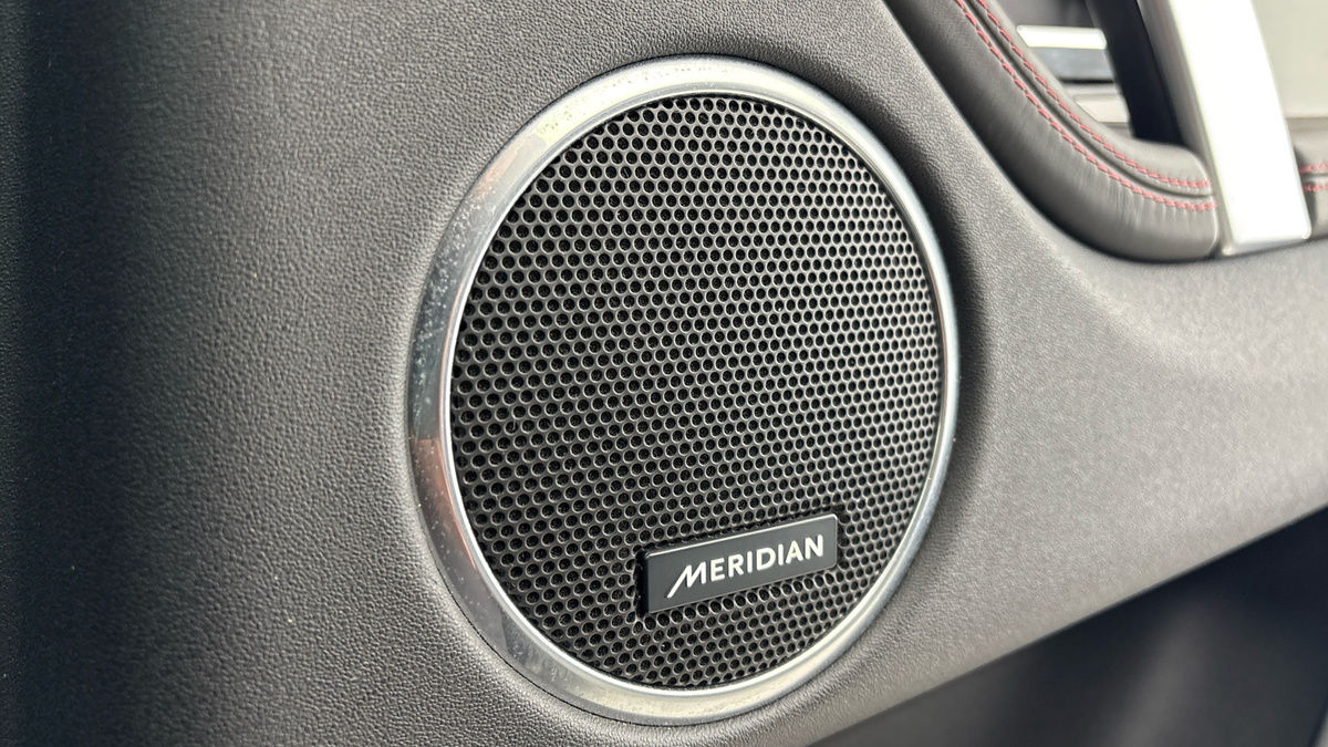 Land Rover Discovery Sport Image 25