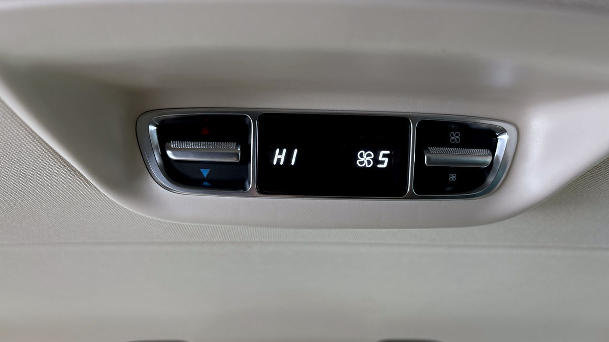 Mercedes-Benz V Class Image 15