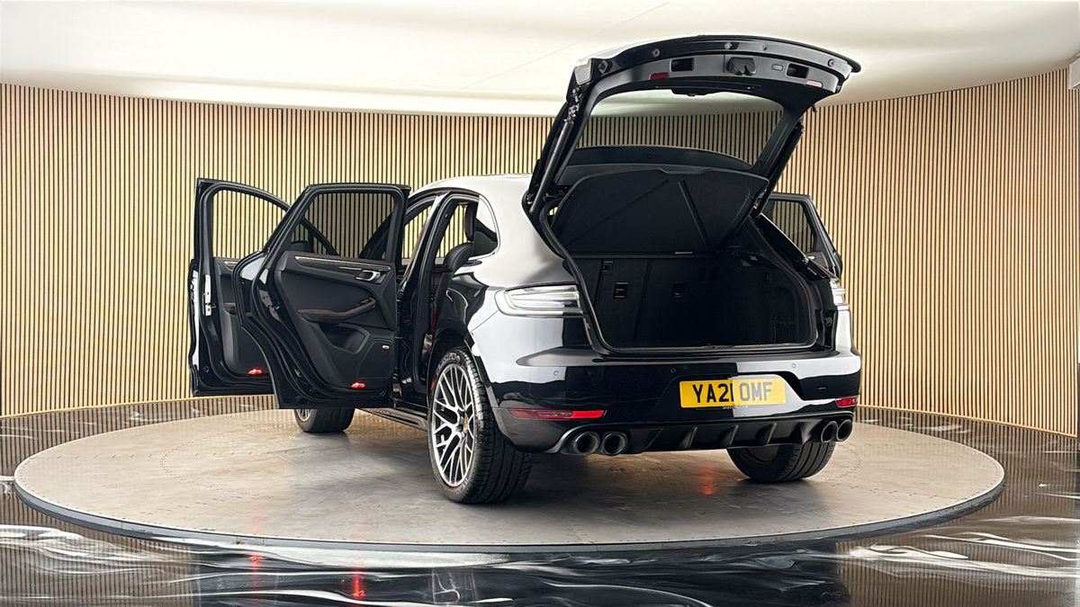 More views of Porsche Macan