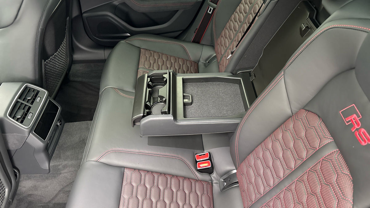 Audi RS6 Avant Image 9