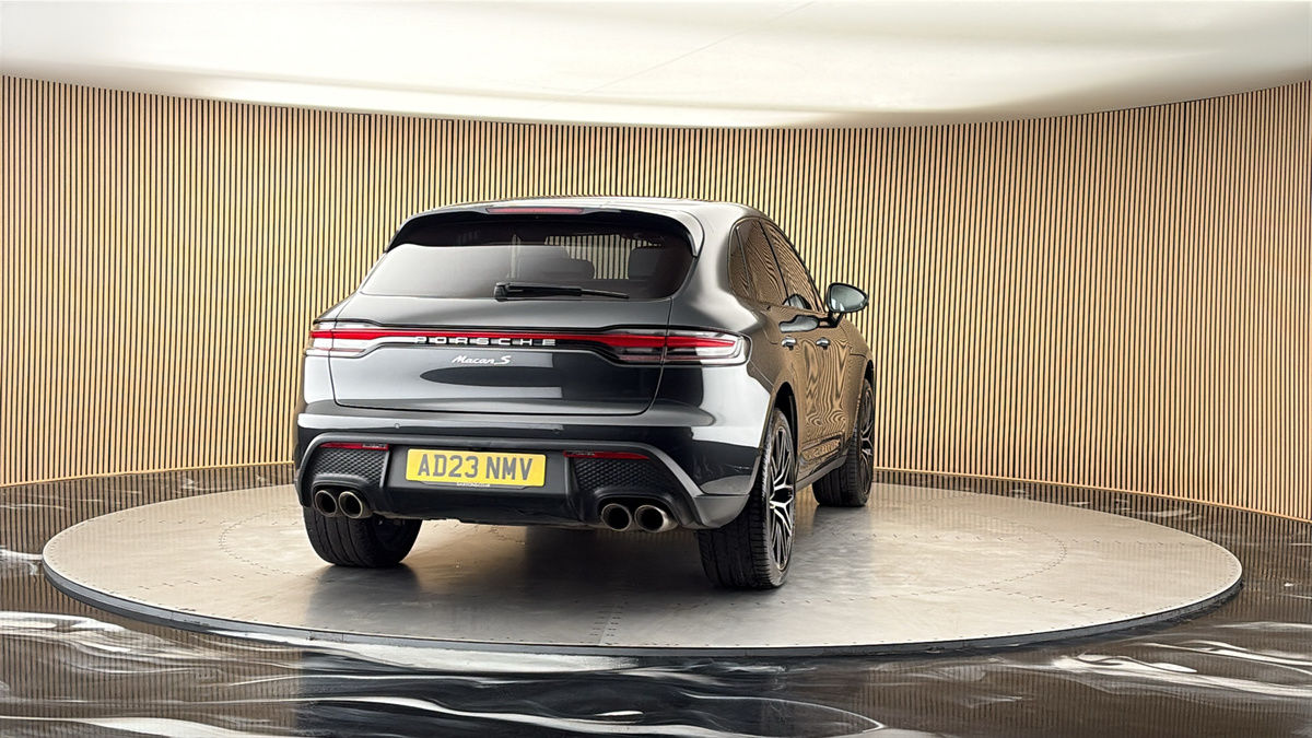 More views of Porsche Macan
