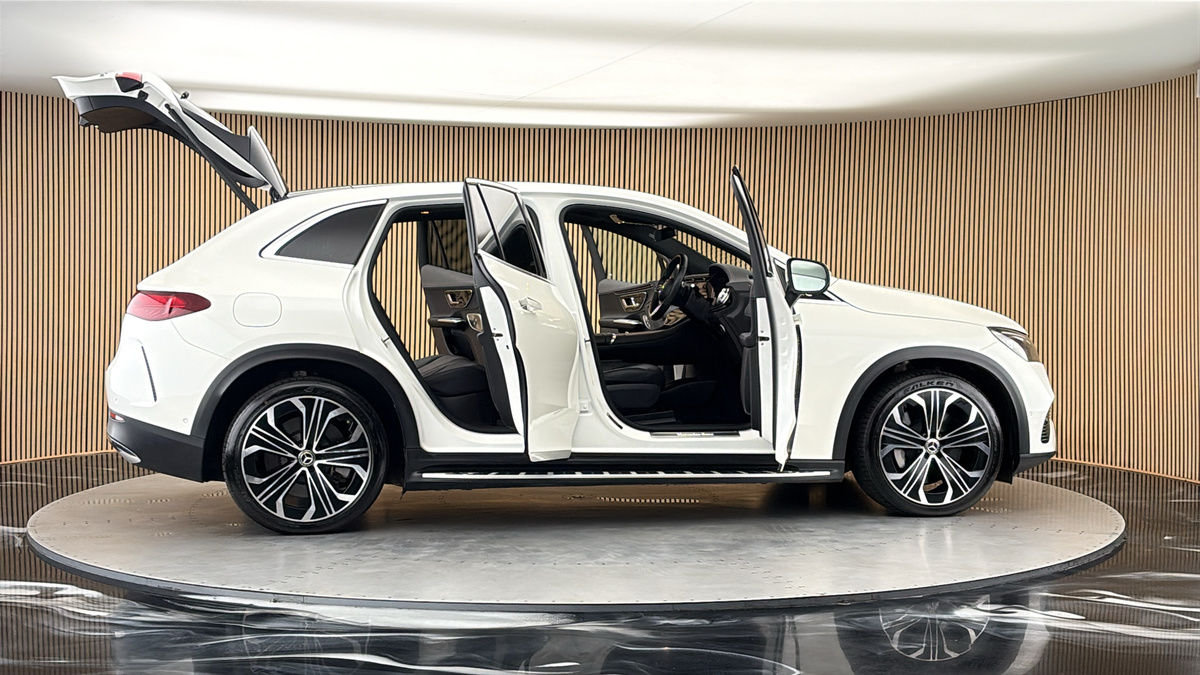 More views of Mercedes-Benz EQE