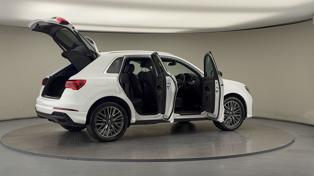 More views of Audi Q3