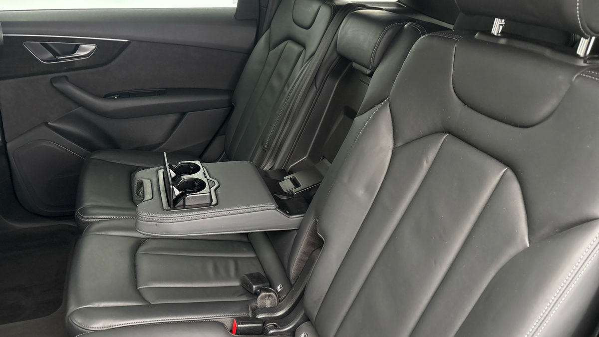 Audi Q7 Image 9