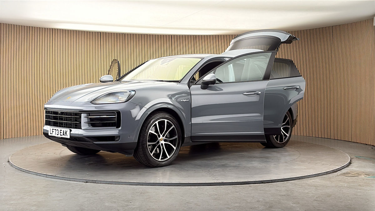 Porsche Cayenne Image 22