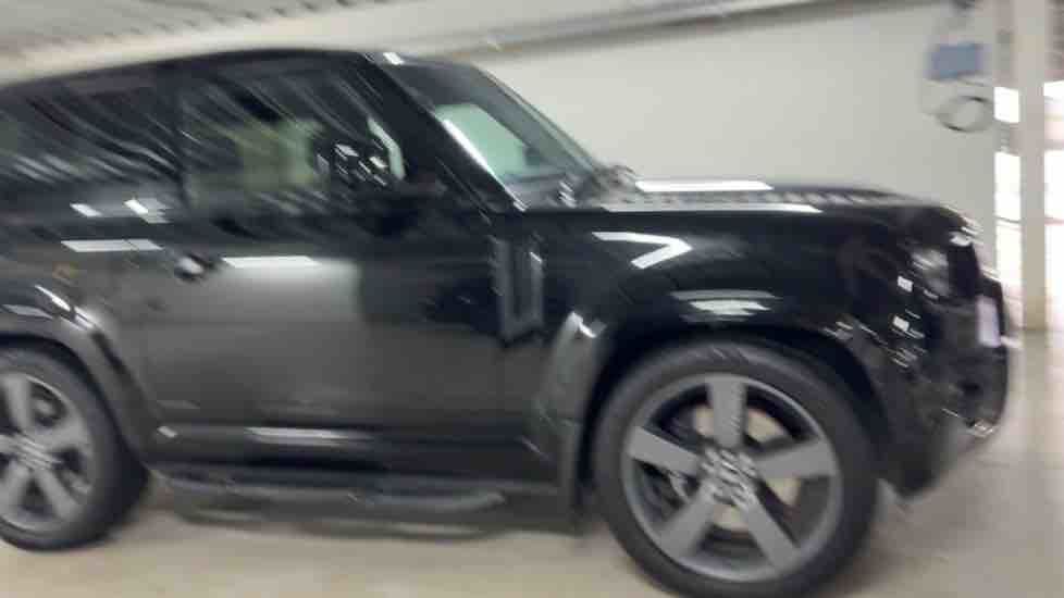 More views of Land Rover Defender 90