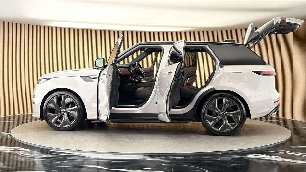 More views of Land Rover Range Rover Sport