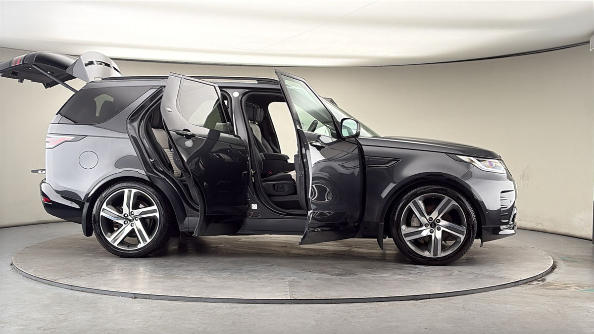 More views of Land Rover Discovery