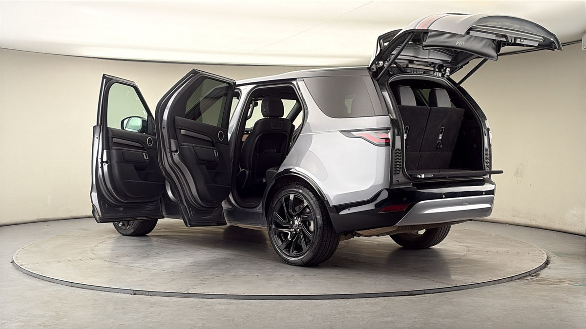 More views of Land Rover Discovery