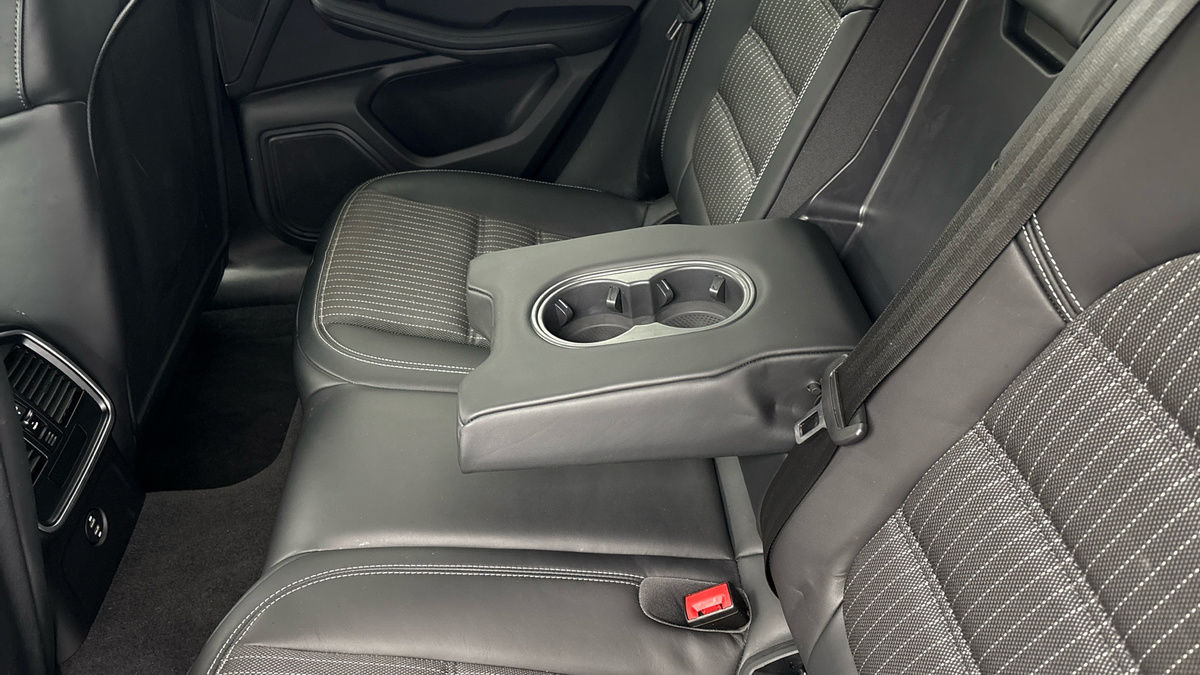 Porsche Macan Image 9