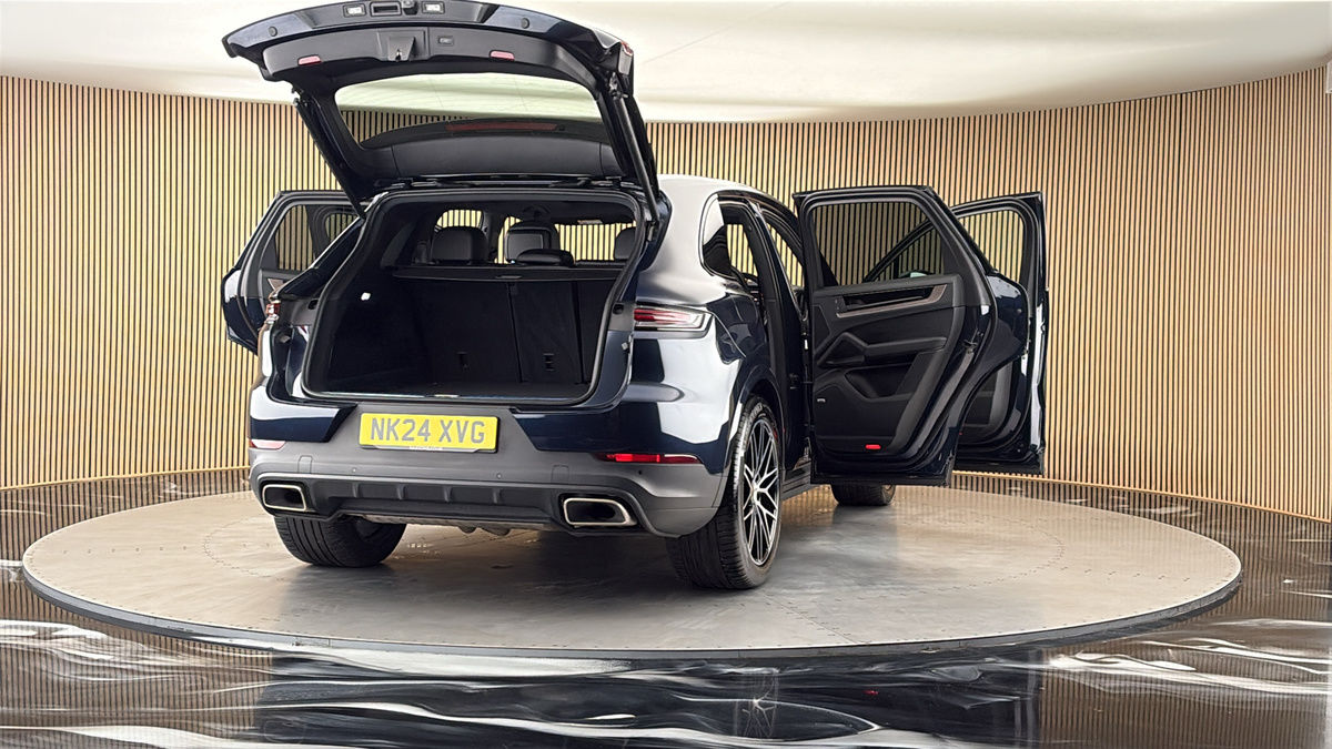 More views of Porsche Cayenne