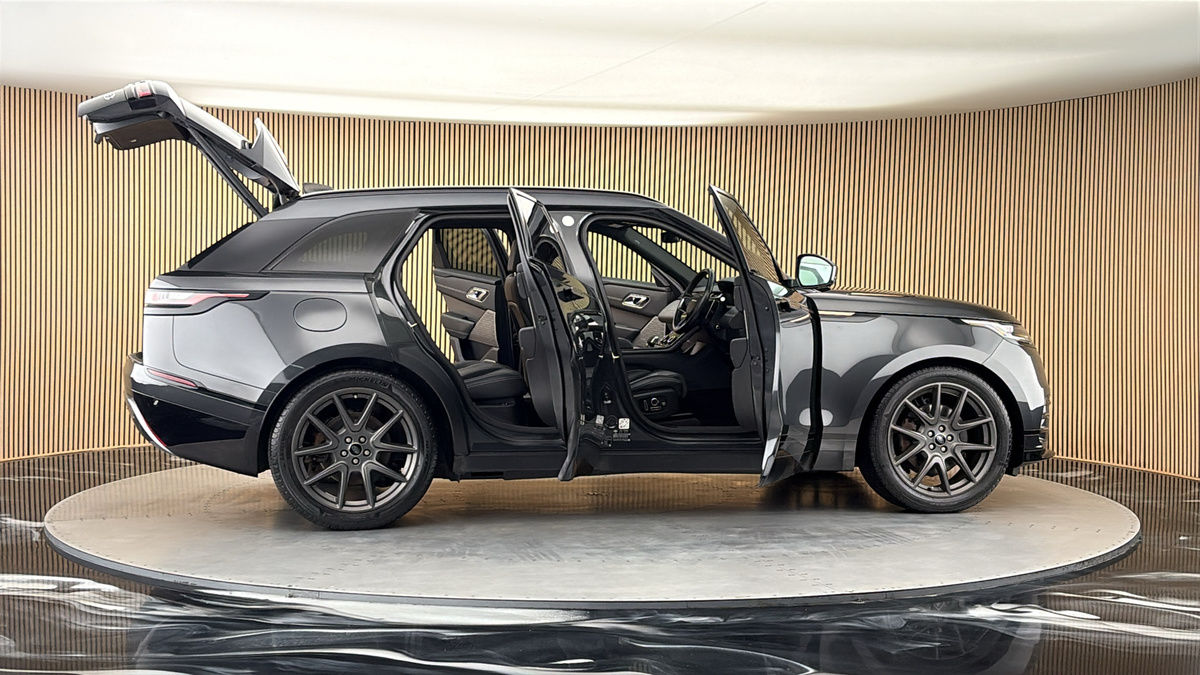More views of Land Rover Range Rover Velar