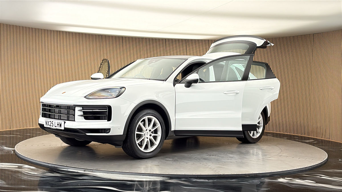 Porsche Cayenne Image 22