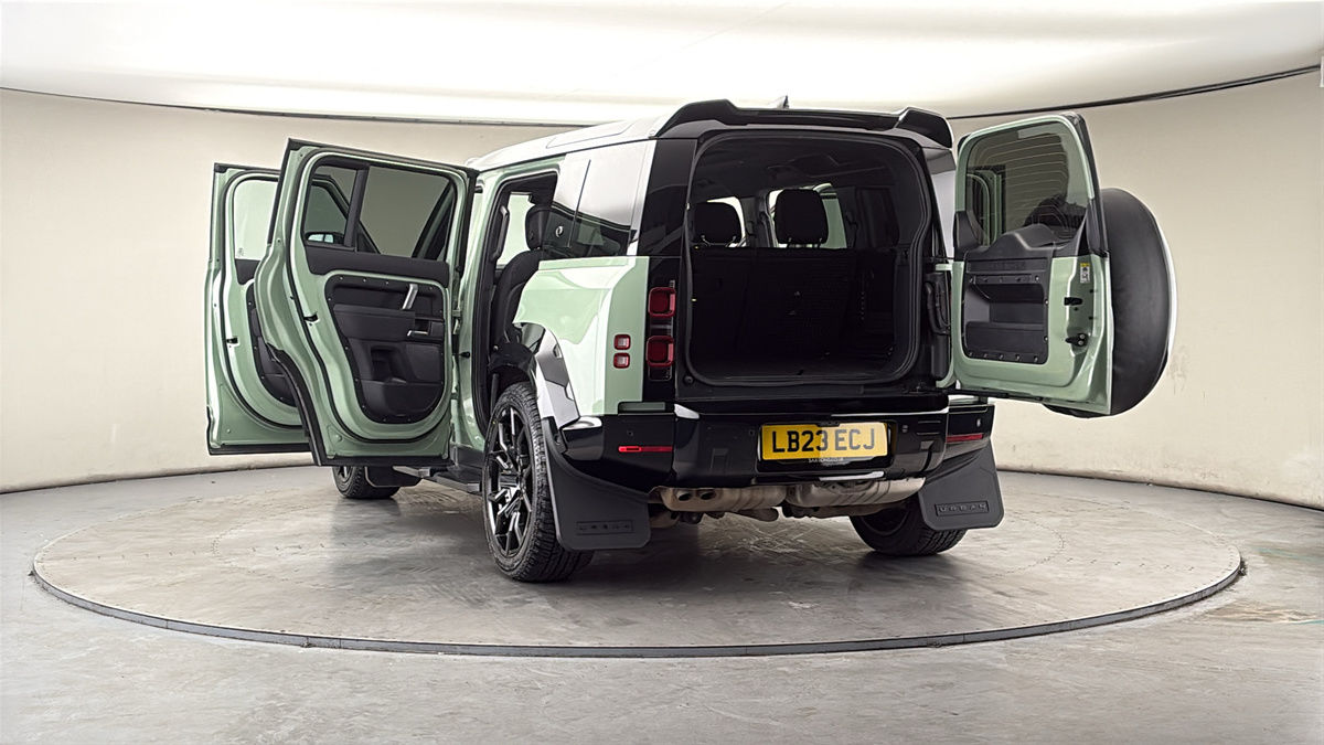 More views of Land Rover Defender 110