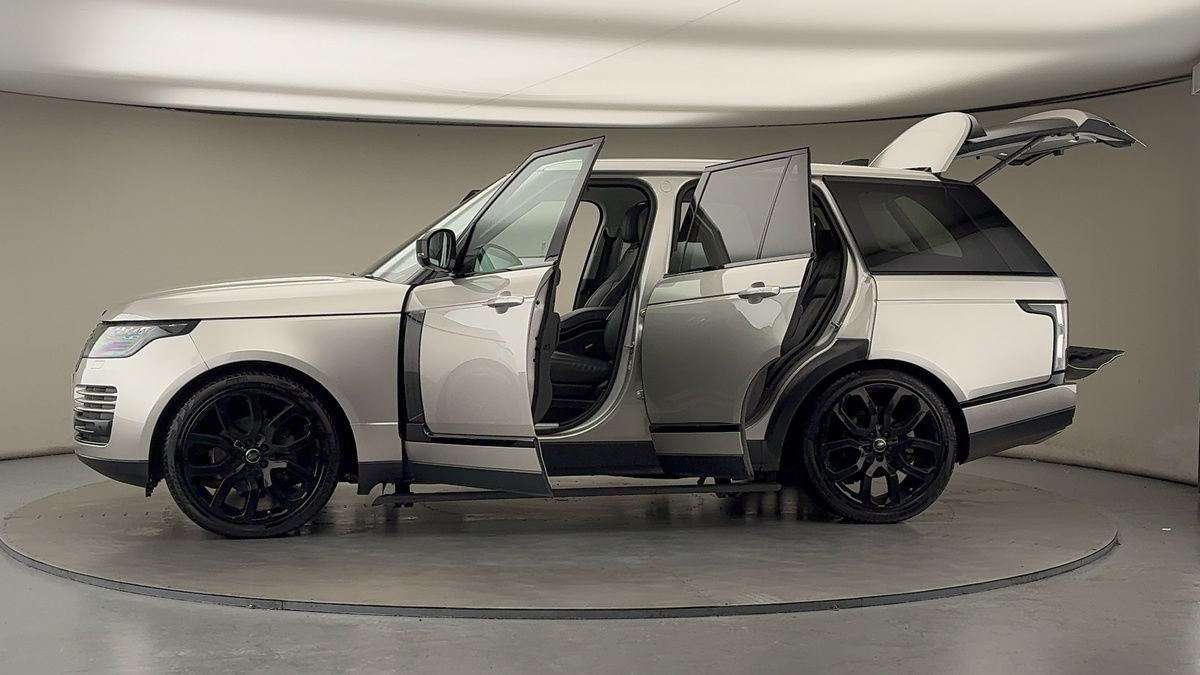 More views of Land Rover Range Rover