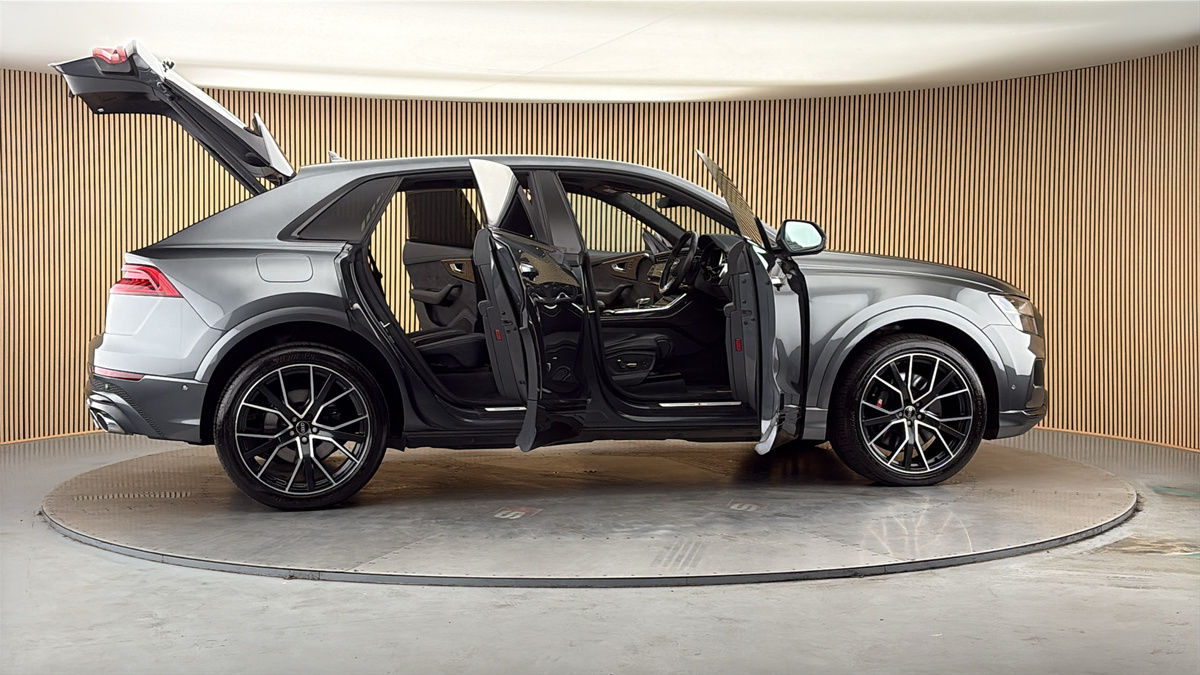 More views of Audi SQ8