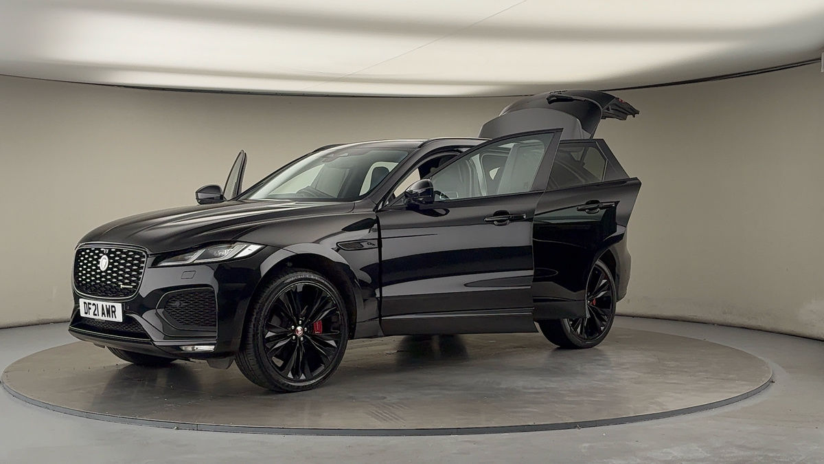 Jaguar F-PACE Image 22