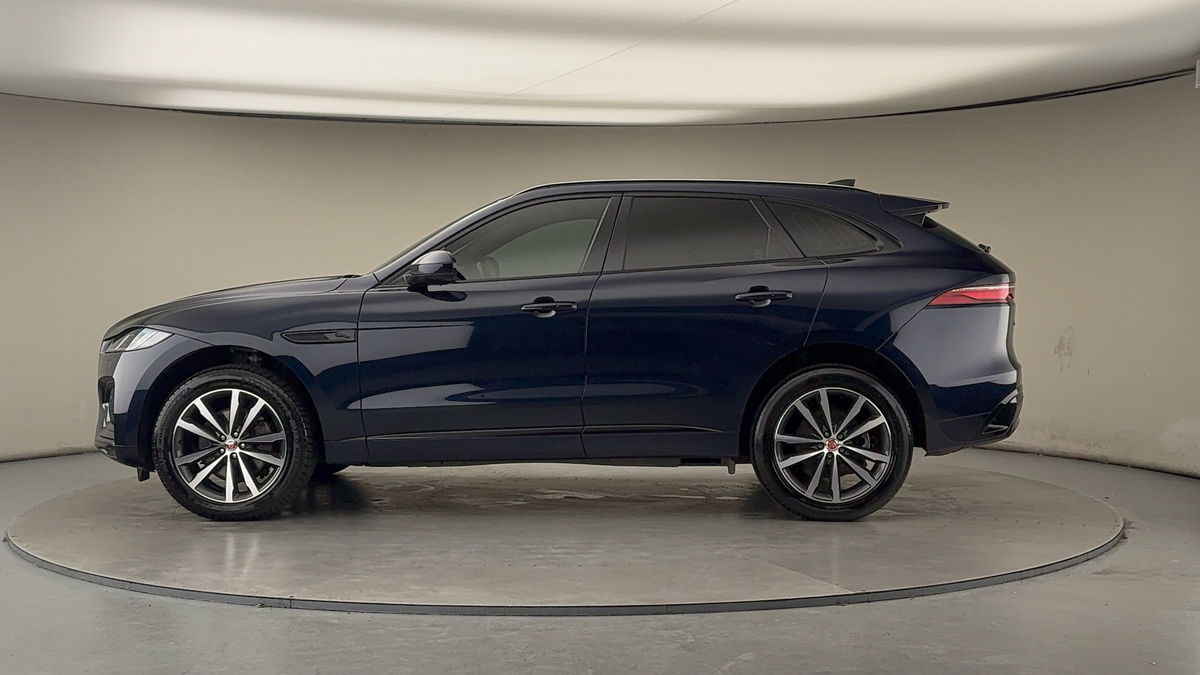 Jaguar F-PACE Image 15