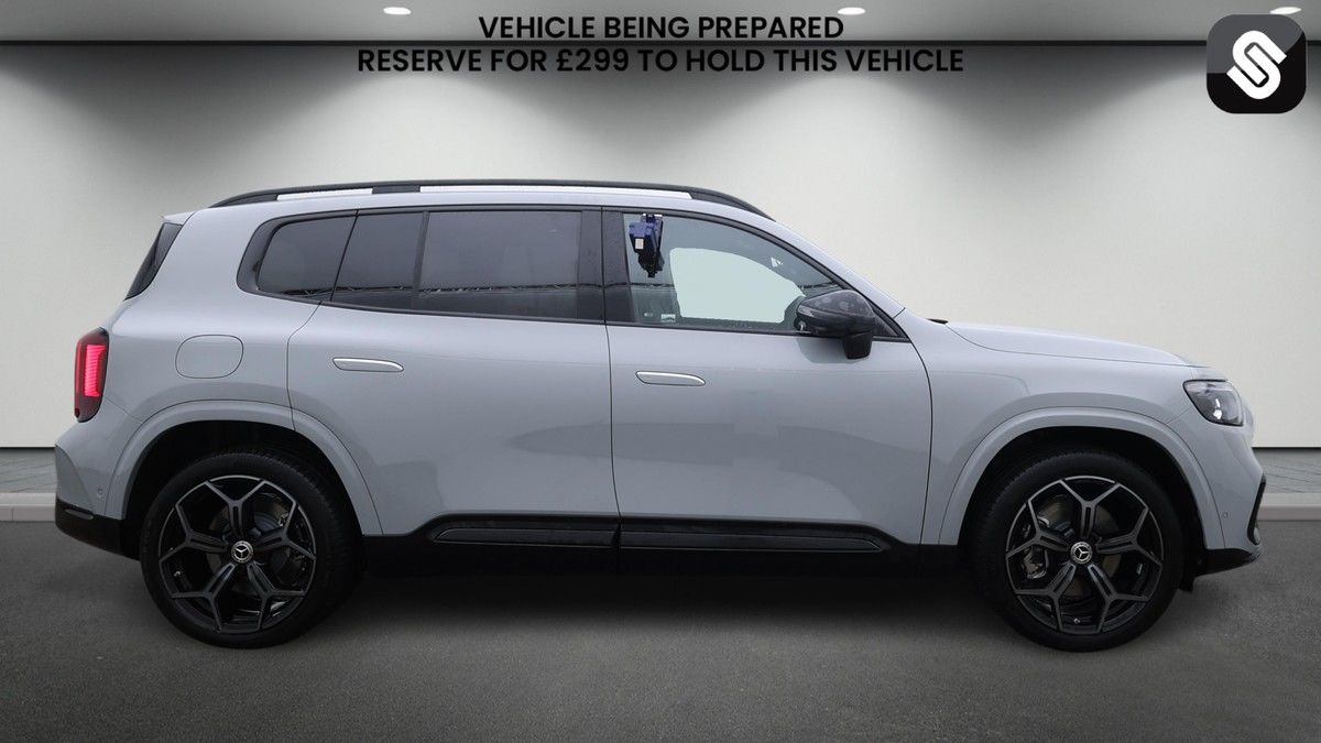 Mercedes-Benz GLB Image 5