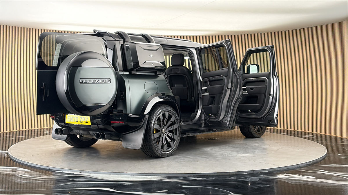 More views of Land Rover Defender 110