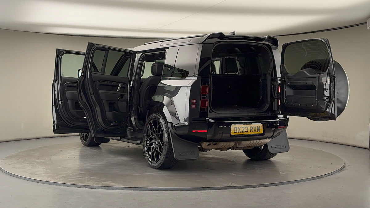 Land Rover Defender 110 Urban Image 51