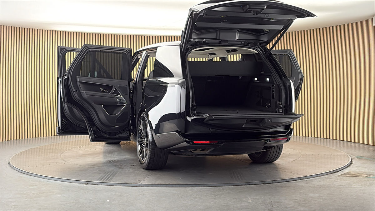 More views of Land Rover Range Rover