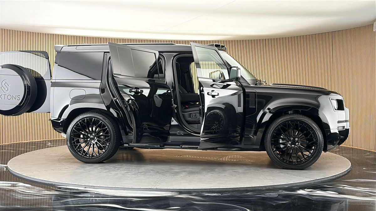 More views of Land Rover Defender 110