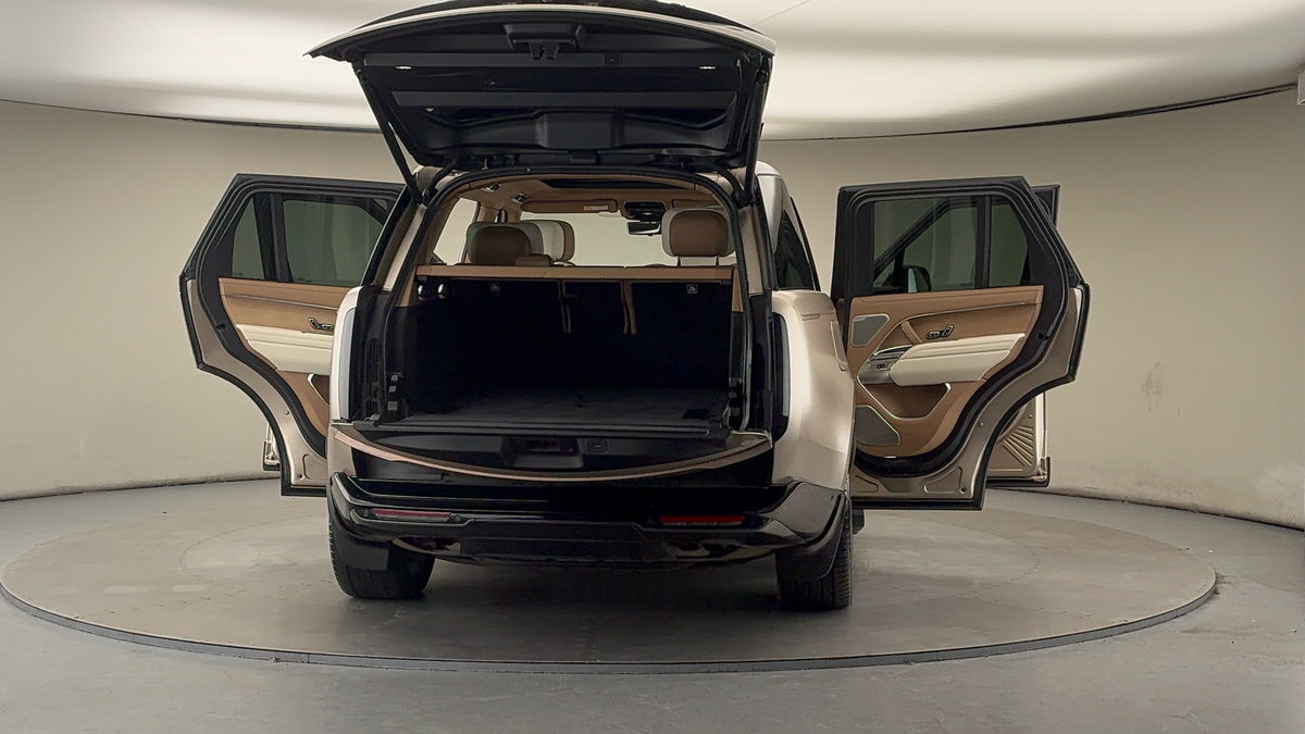 More views of Land Rover Range Rover