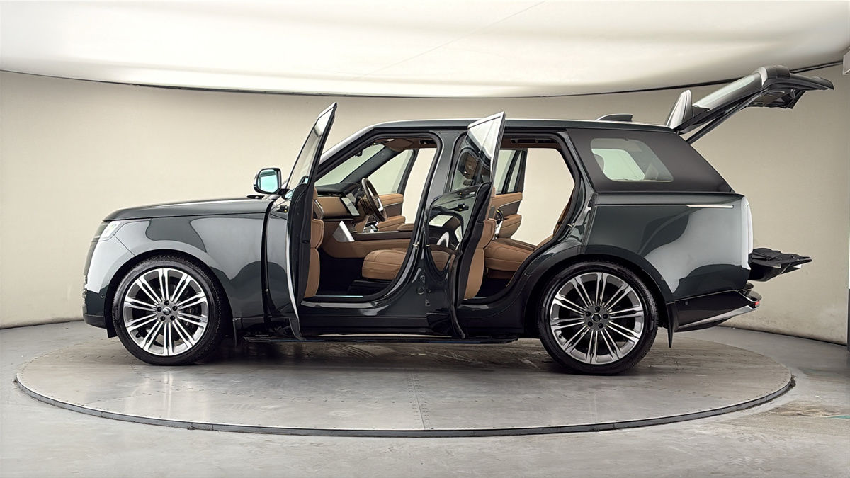 More views of Land Rover Range Rover