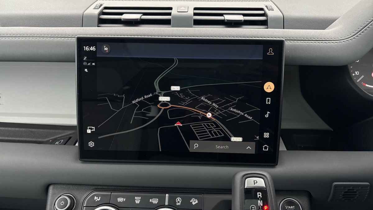 Land Rover Defender 110 Urban Image 17