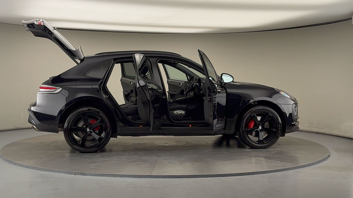 More views of Porsche Macan