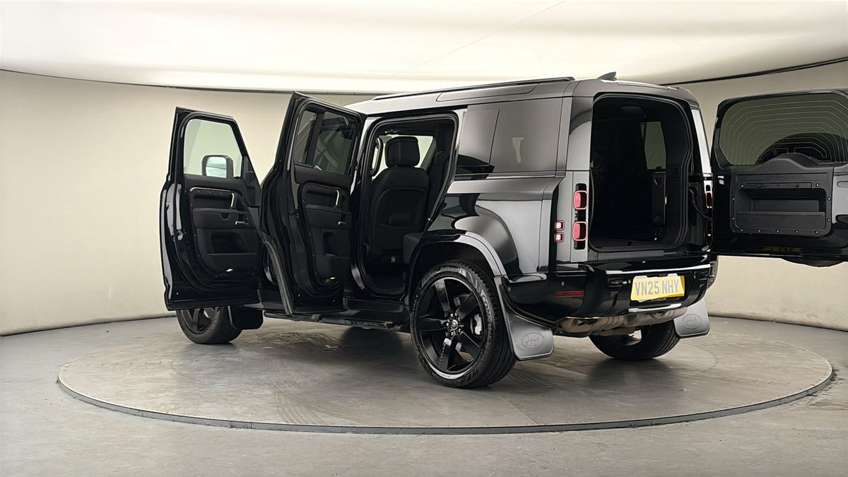 More views of Land Rover Defender 110