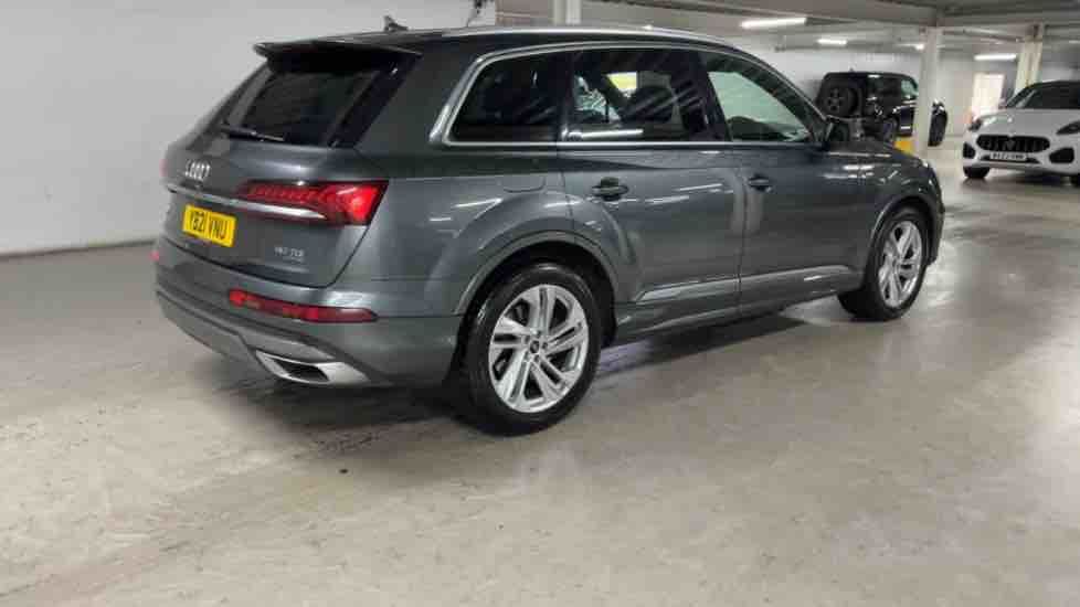 More views of Audi Q7