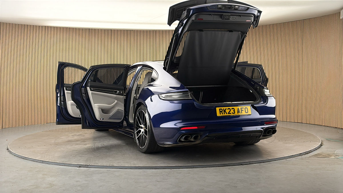 More views of Porsche Panamera