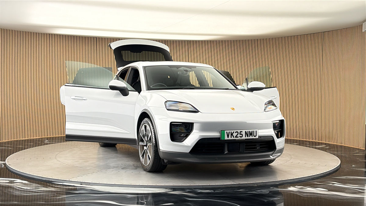 More views of Porsche Macan