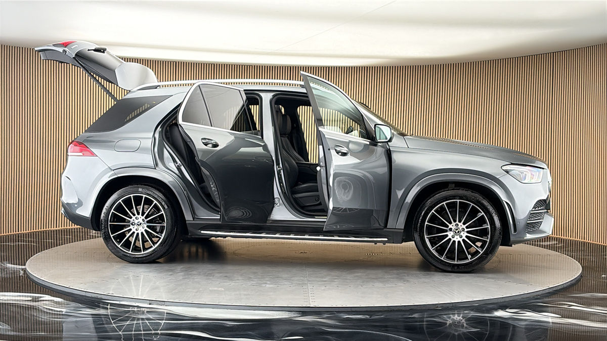 More views of Mercedes-Benz GLE